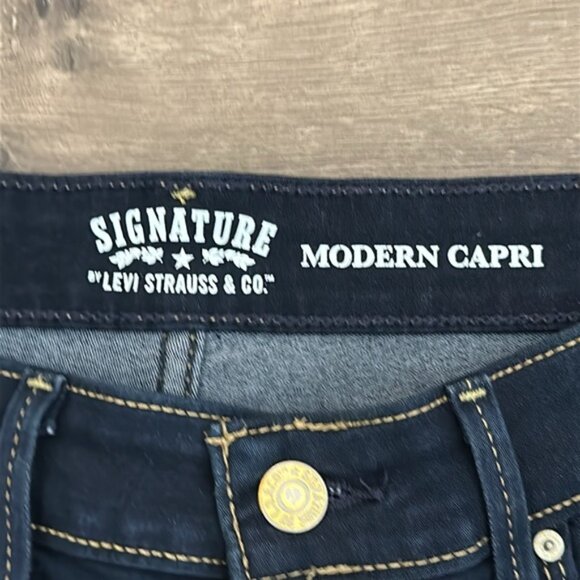 Levi's Dark Blue Modern Capri size 10 - Picture 5 of 7